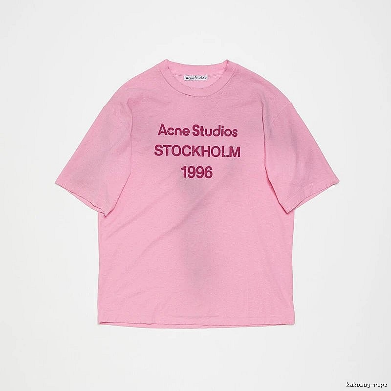 Acne Studios 2090-80 Pink Red Lettering Style Ac908026 Stockholm Logo T-Shirt City Outfit