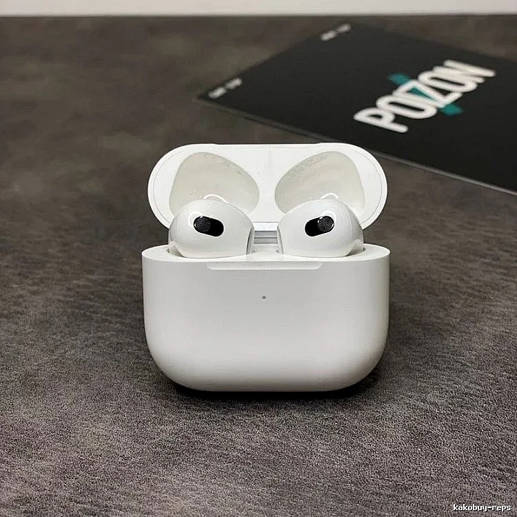 Apple AirPods Pro Earbuds in White