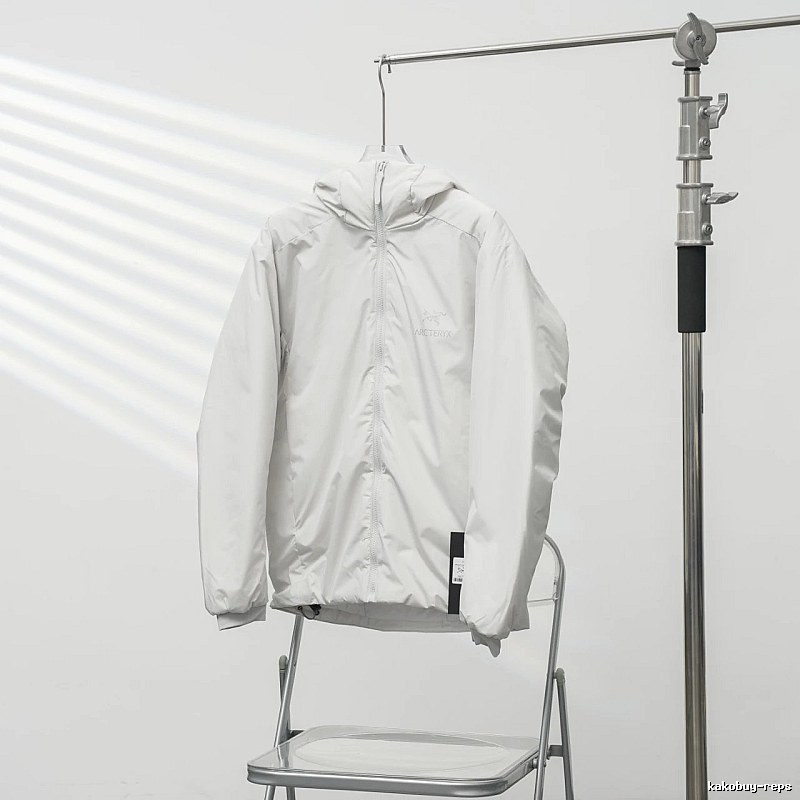 Arc'teryx Signature Edit Light Shell Jacket in White