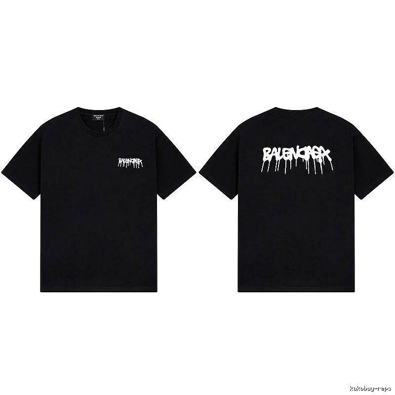 Balenciaga street-style black T-shirt
