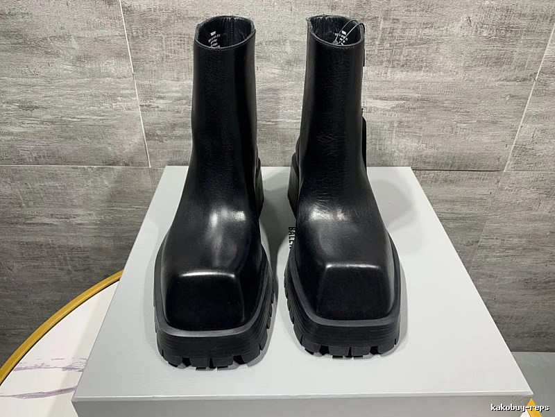 Chelsea Boot with Black Ankle Boot for Casual Outfits