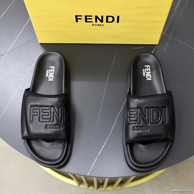 Fendi Roma Minimalist Style Black Slippers