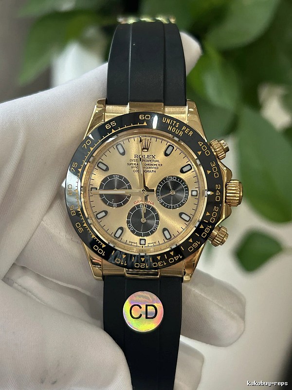 Gold Daytona-style Chronograph Watch Rolex Watch for Photo Ready Styling