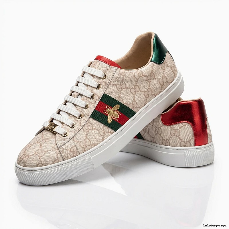 Gucci retro-style beige canvas shoes