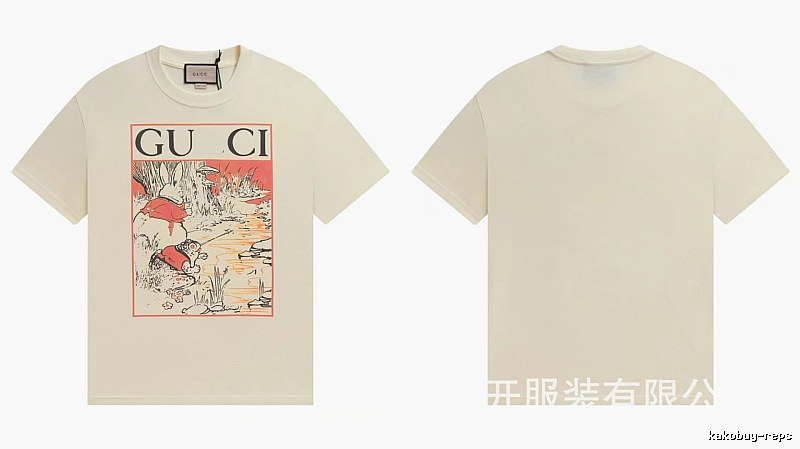 Gucci Vintage Style Illustration Print Off-white T-shirt