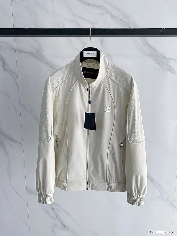 Light Jacket by Arc’teryx with Cream Zip Jacket with Small