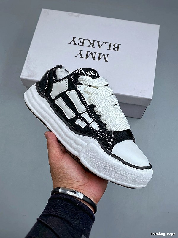 MMY Black and White Chunky Low-Top Sneakers and Contrast Side Panels