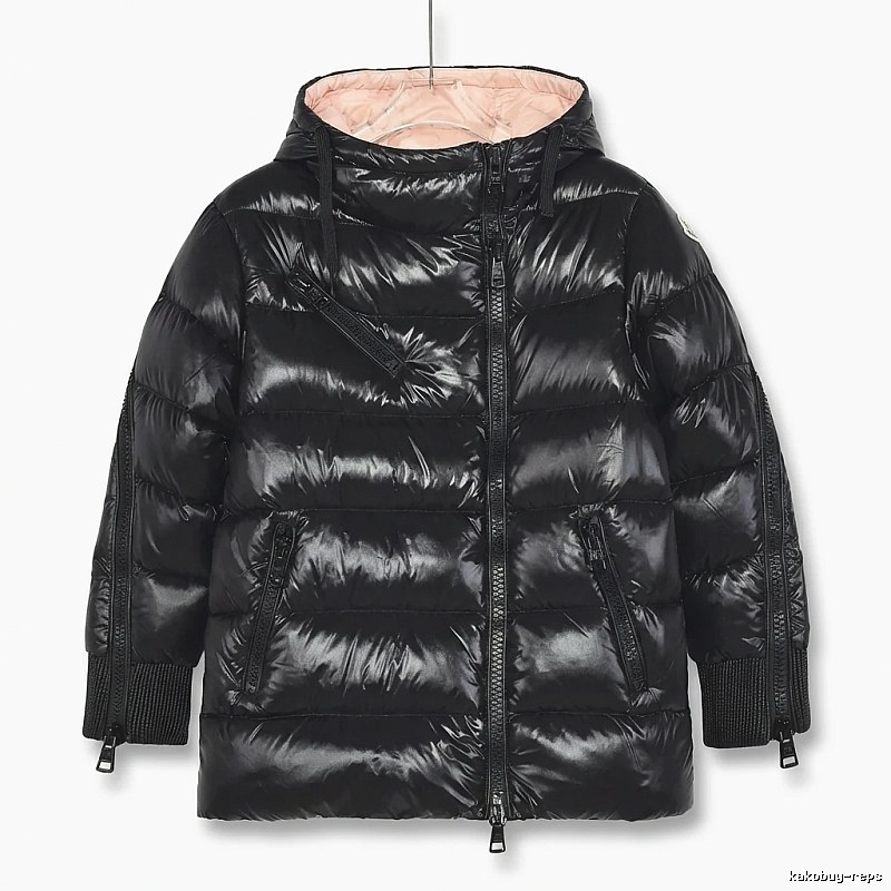 Moncler shiny and stylish black down jacket