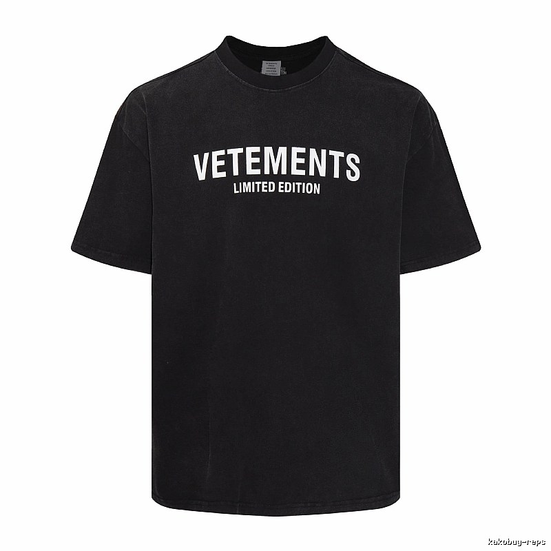 Monogram Statement graphic T-shirt Black Colorful Lucky for Layered Styling