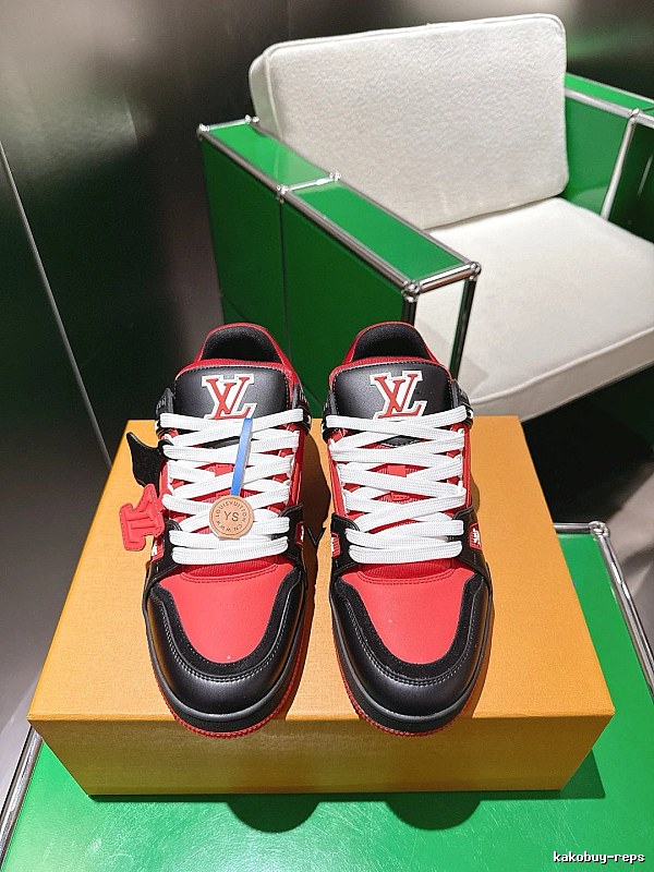 Red Black Low-top in Green Louis Vuitton Red Black Low-top Sneaker for Photo Ready Styling