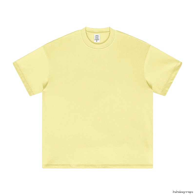 Relaxed Plain white T-shirt Minimal White Short with Designer-Inspired Detail