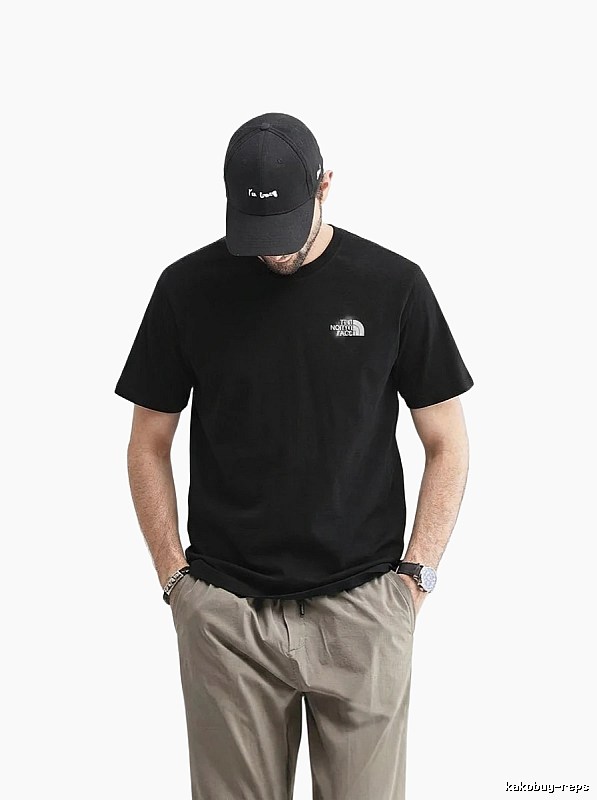 The North Face simple style black T-shirt